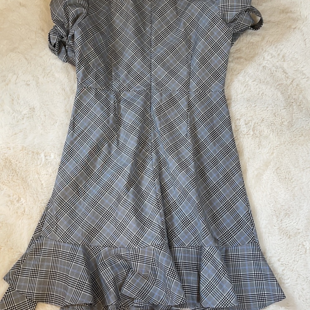 Dress - Picture 5 of 7